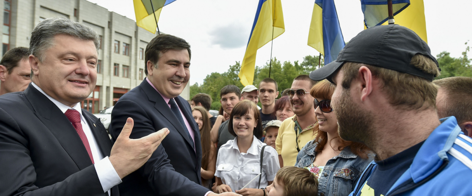 Зачем Порошенко устроил политический цирк в Одессе
